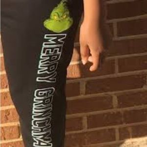 THE GRINCH Women Merry Grinchmas Juniors Jogger | XS(1)